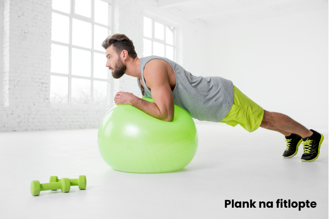 Rolovanie plank na fitlopte